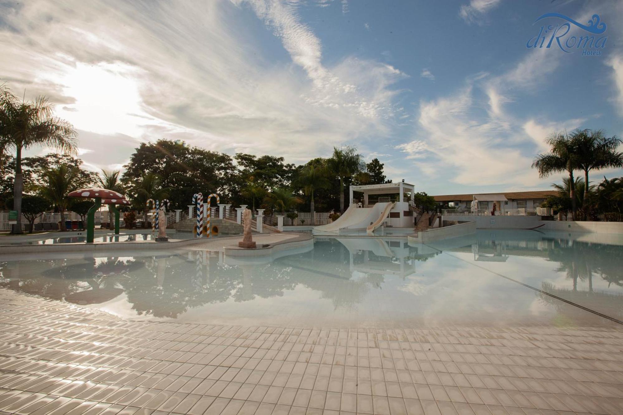 Di Roma Lacqua Caldas Novas Park 24H, Com Roupas De Cama E Banho Eksteriør billede
